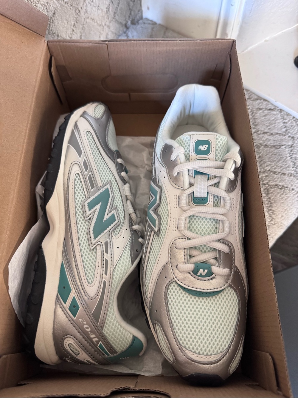 New Balance Women's Silver and Mint Athletic Sneakers